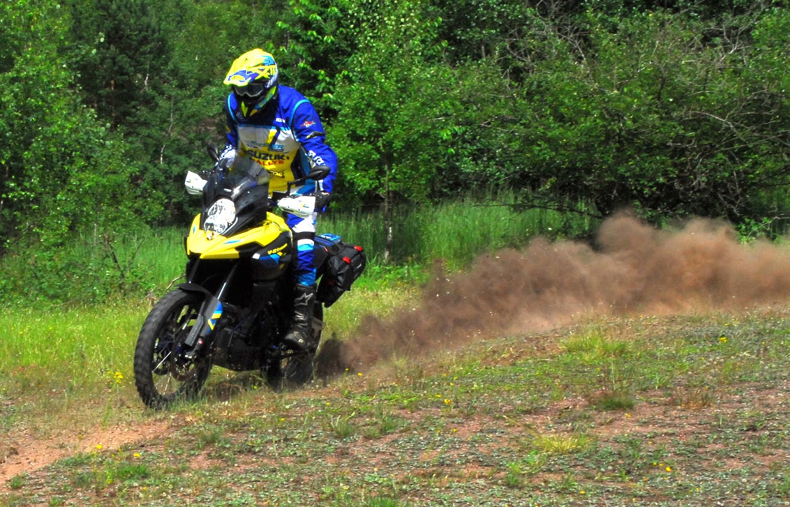 HESSLER RALLYE TEAM曾針對SUZUKI V-Strom 1000推出改裝套件