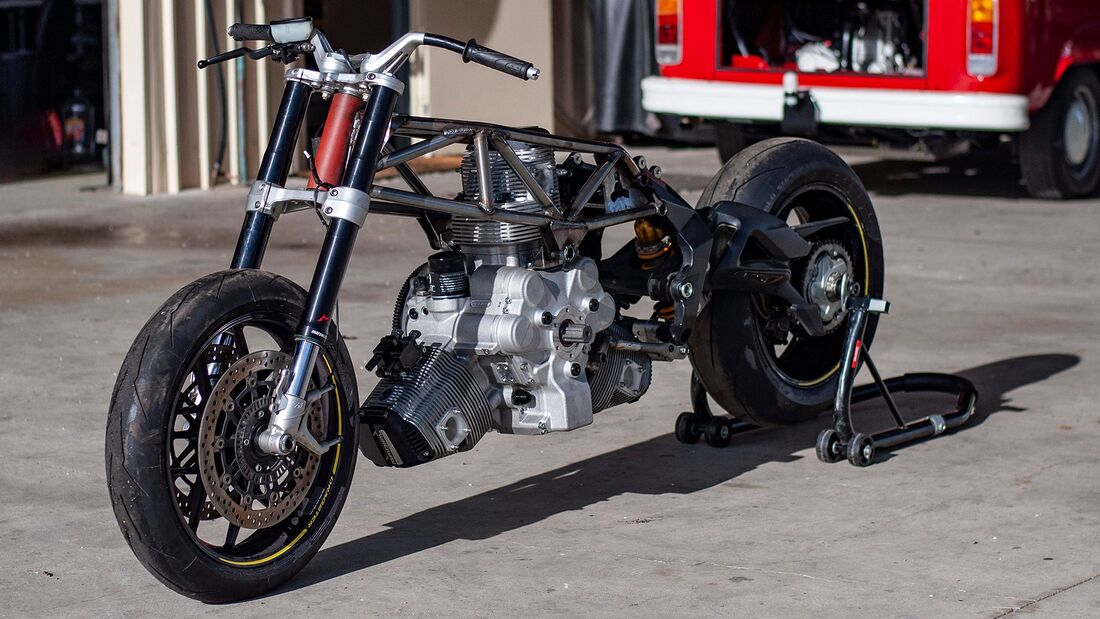 車架採用MV AGUSTA BRUTALE 800改造而來