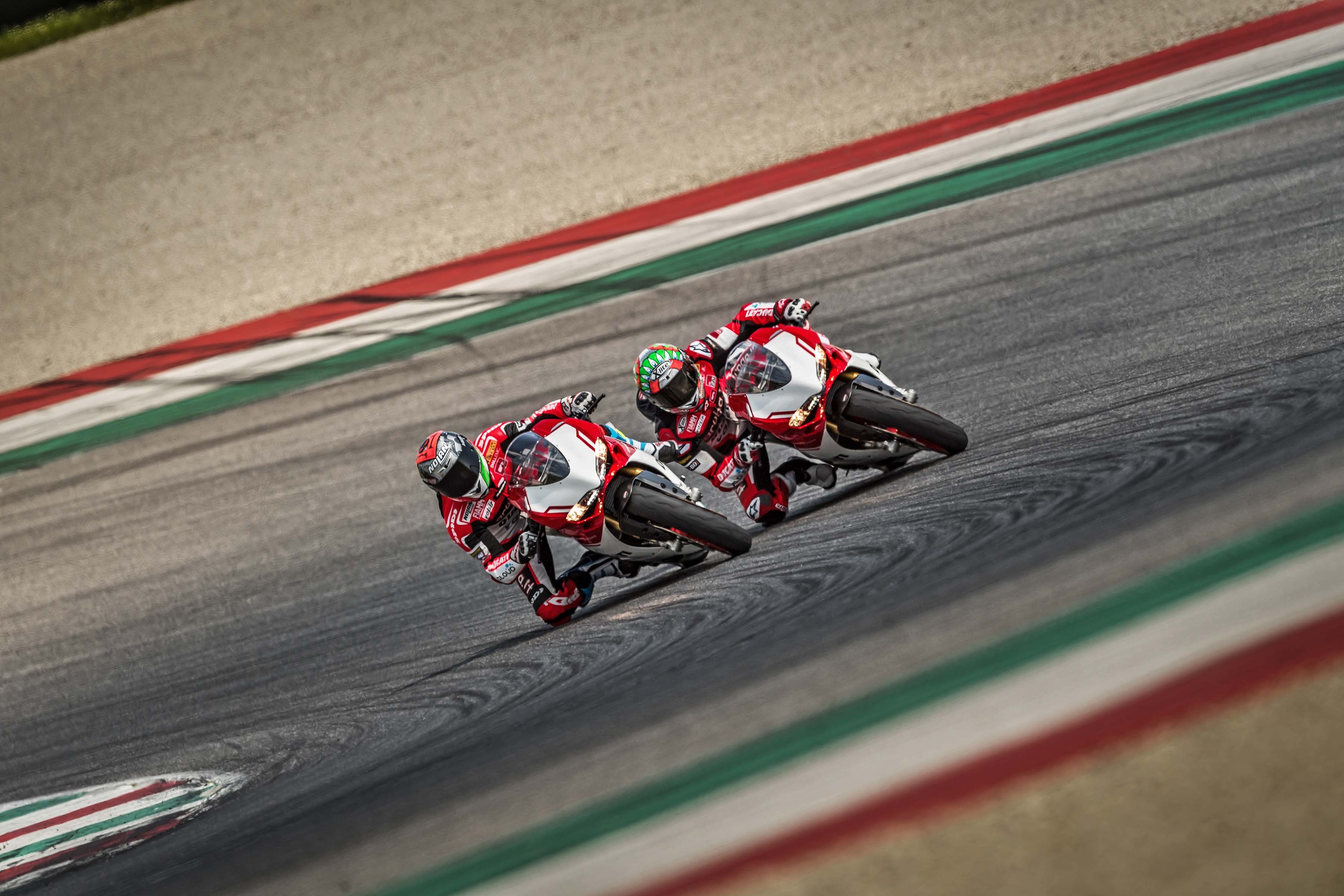 系統參數有一大部分都來自WSBK 賽事的經驗回饋,使電控不再是綁手綁腳的雞肋裝置,反而是更利於賽道駕駛的上乘配備