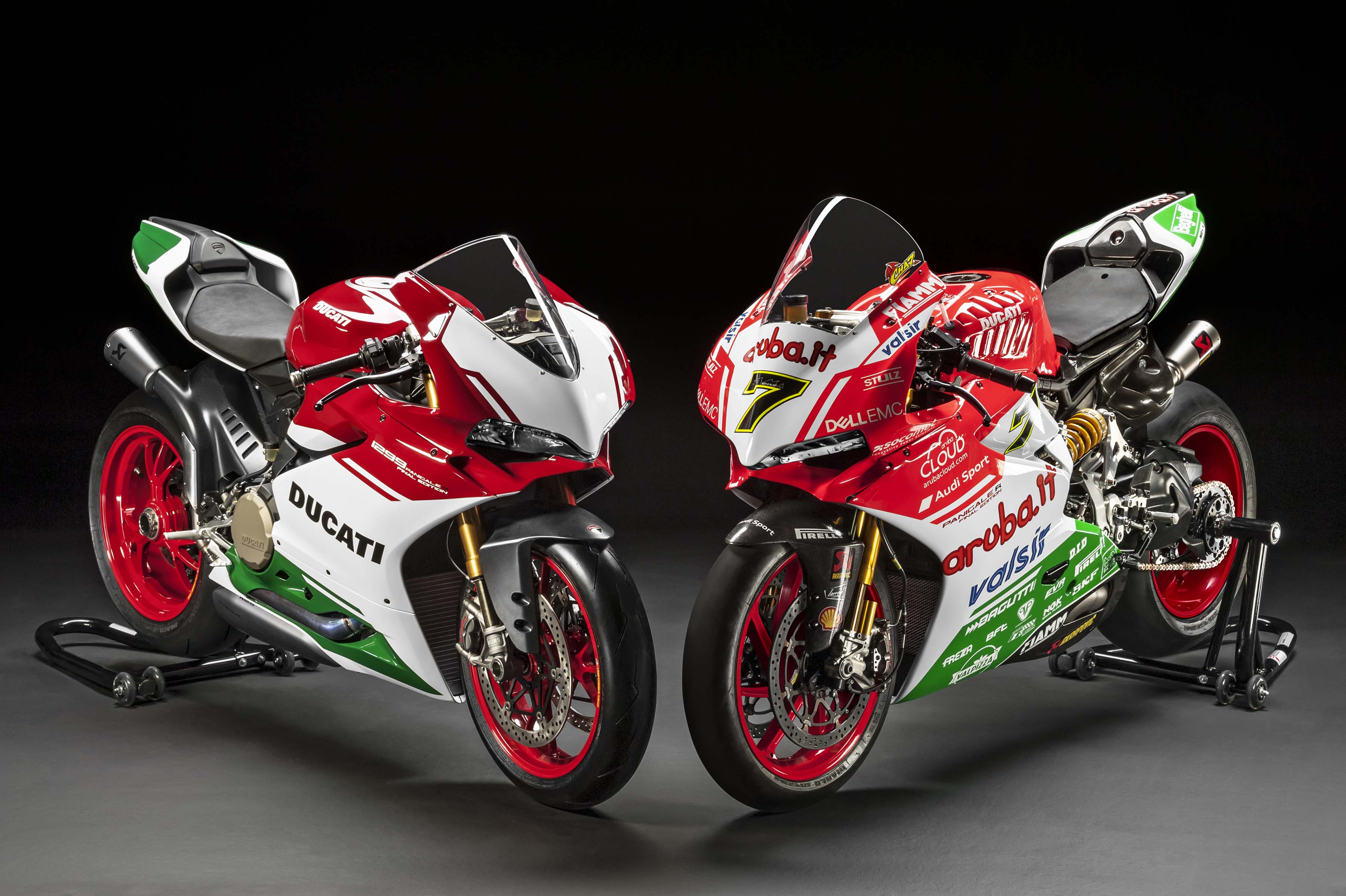 最終版的售價並不便宜,美國當地價格約為四萬美元,但由於引擎與超輕量版本共用零件,最終版某方面可以被視為半台Superleggera,以這樣的角度來想或許還可說超值