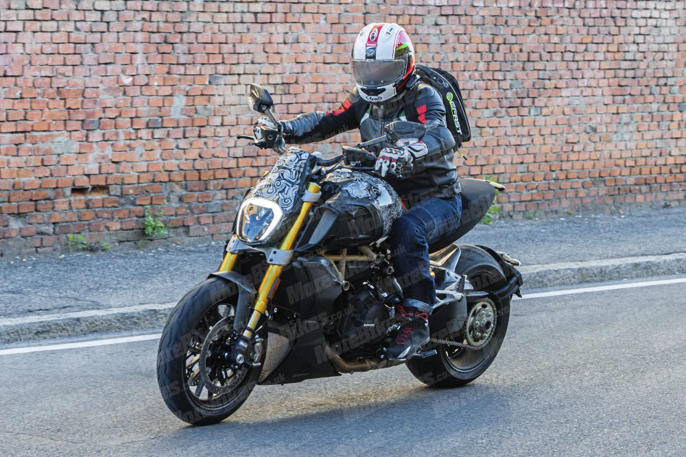 近日外國媒體捕捉到的Diavel 1260間諜照，車身的大致樣貌已經非常清楚