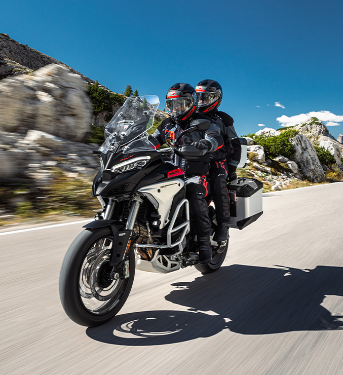 車頭前方的風鏡也重新設計,提供更優異的擋風效果