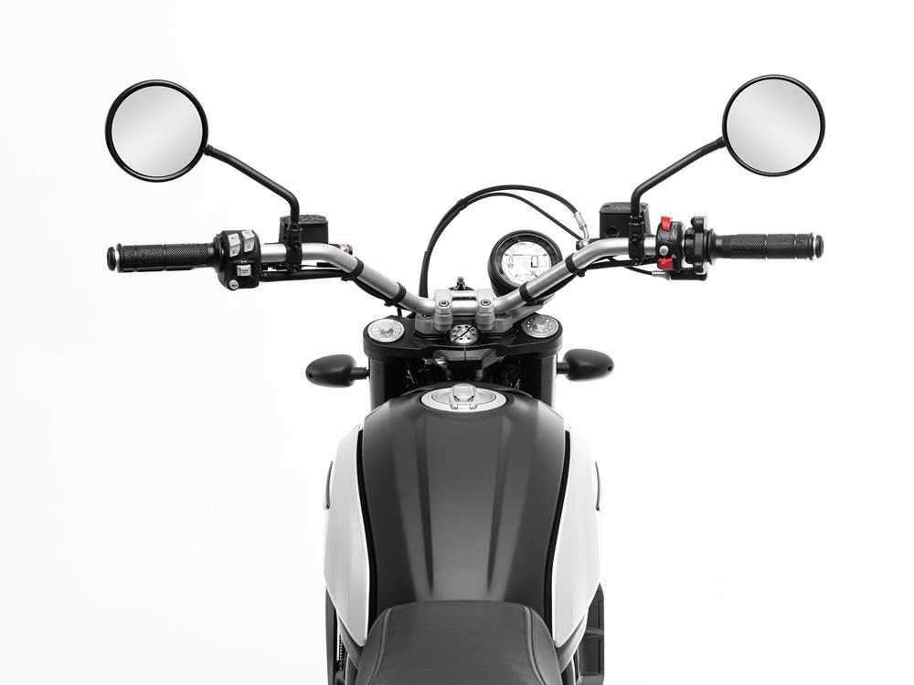 Icon Dark同樣配備有DUCATI Multimedia系統,騎士可以透過手機藍芽連線,來操控音樂播放、接聽電話等功能
