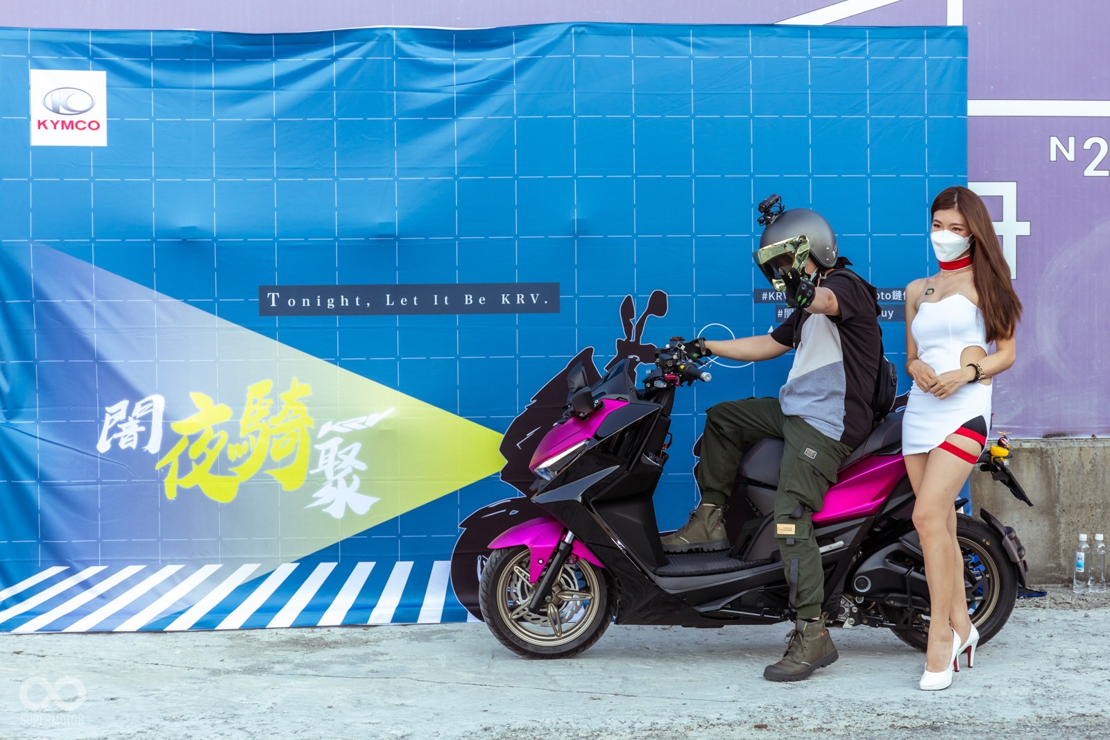 入場後可以和專屬背板拍照留念