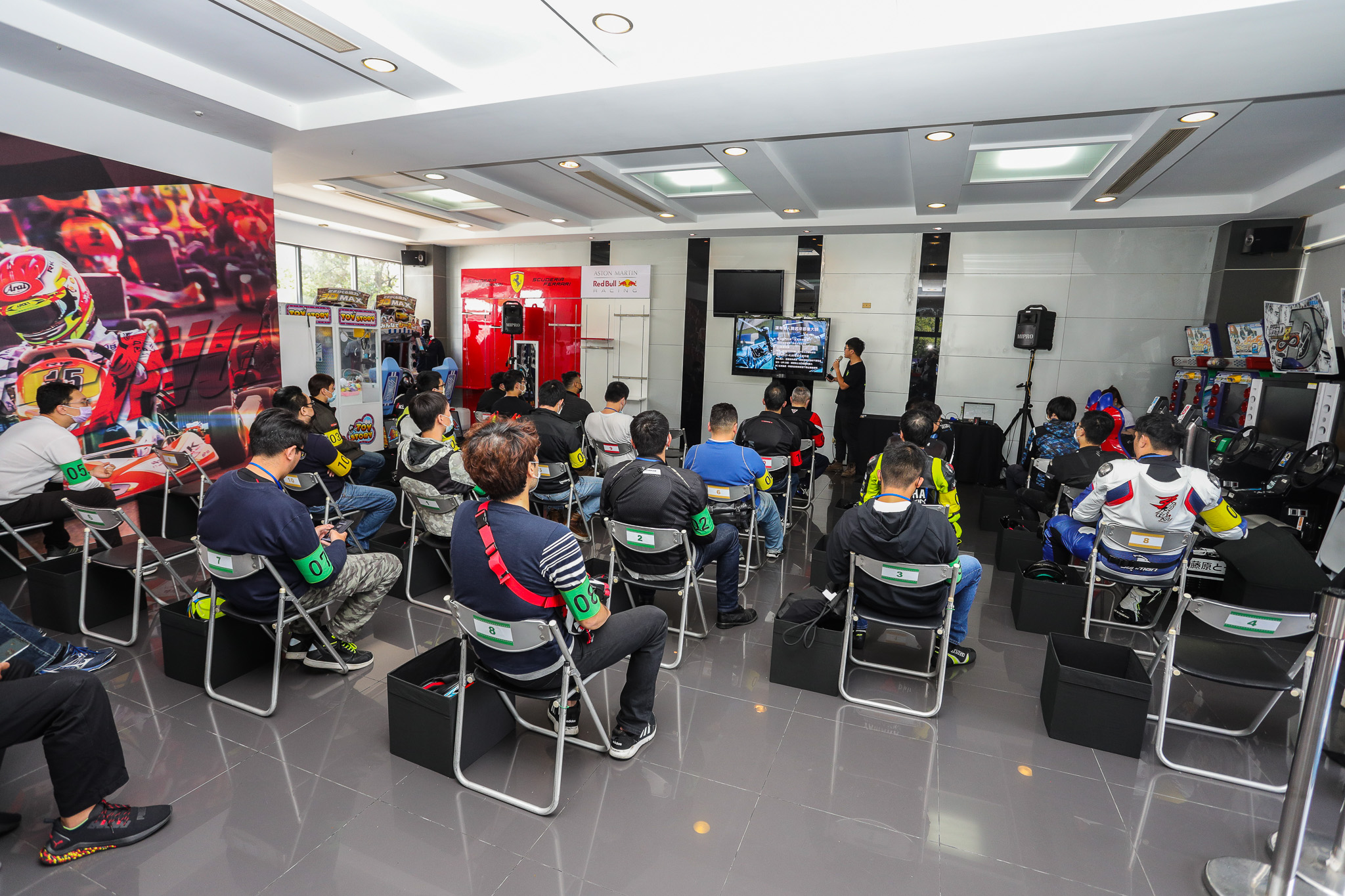 YAMAHA在試乘開始前，針對新車進行功能與配備的介紹