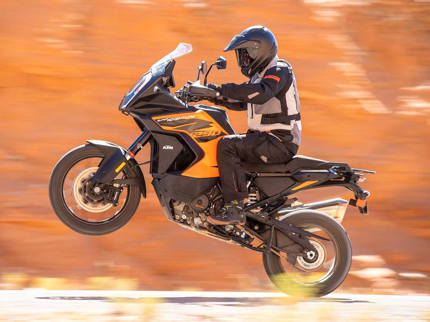 AMA Flat Track賽事宣布將新增ADVENTURE車型的全新級別!