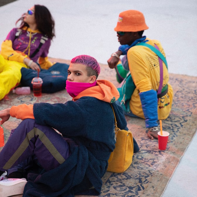 鮮豔的顏色，呈現出玩樂本質