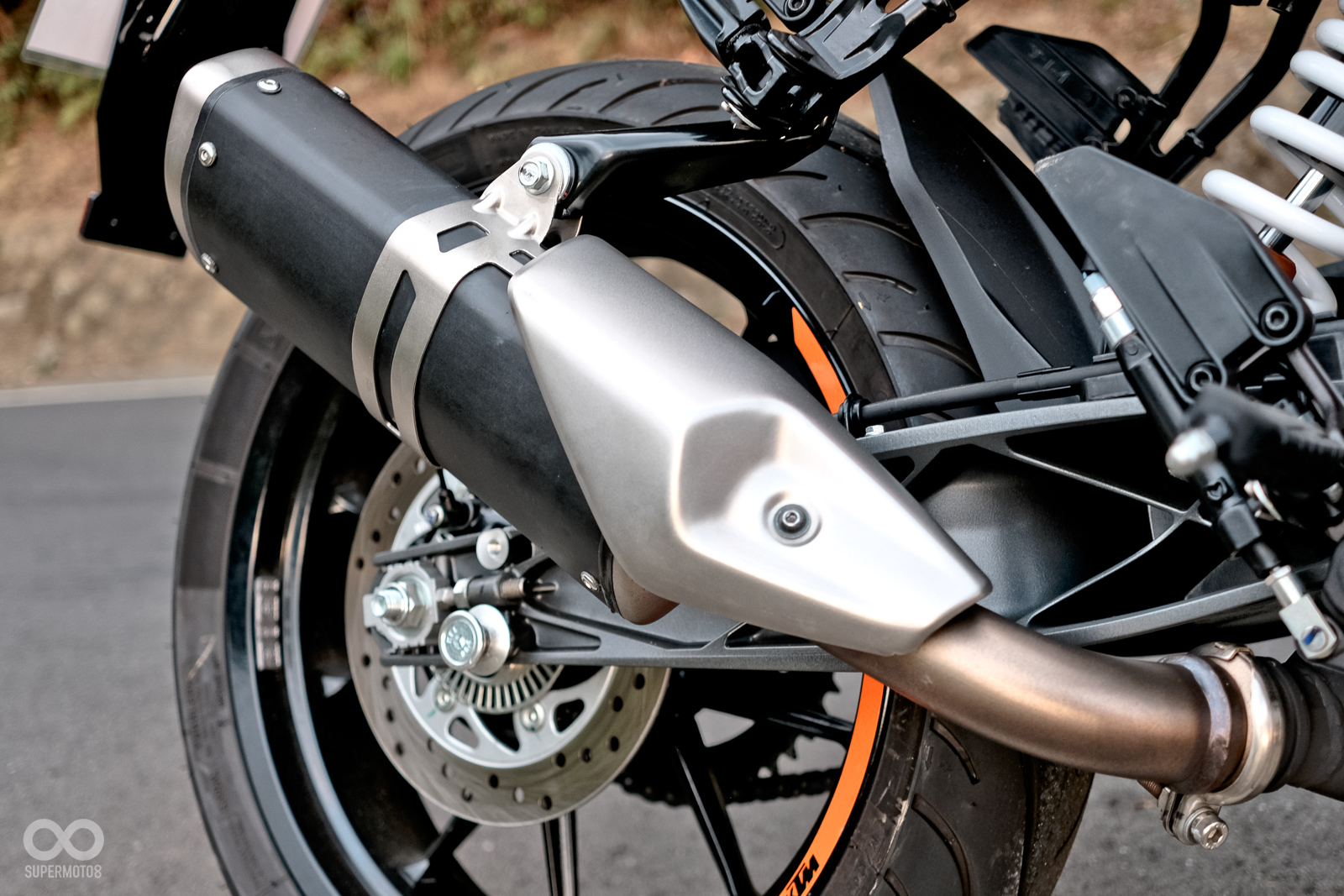 雖然為124.7c.c.單缸引擎設定，但是在台灣夏天的加持下，風扇啟動相當有感