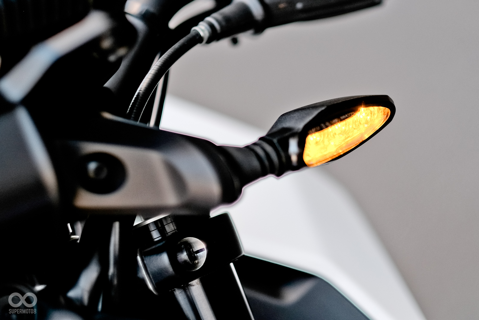 全車燈組皆使用LED光源