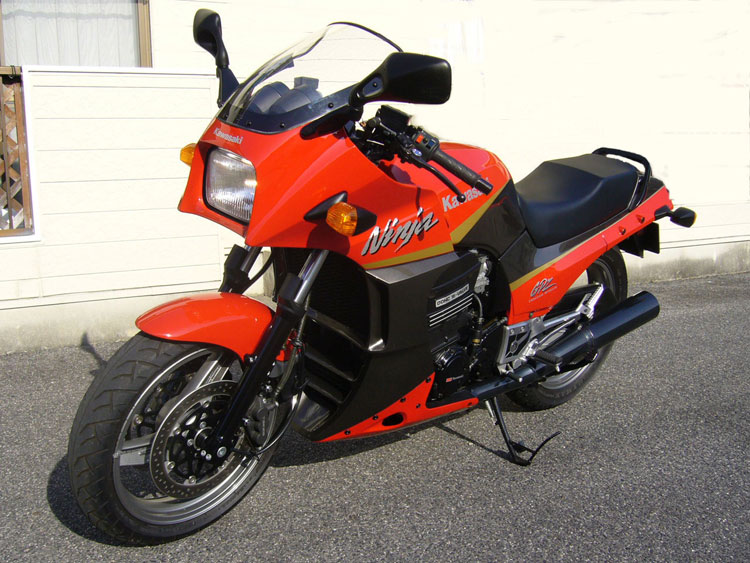 2003年的GPz900R Final Edition末代版本。圖片來源:維基百科