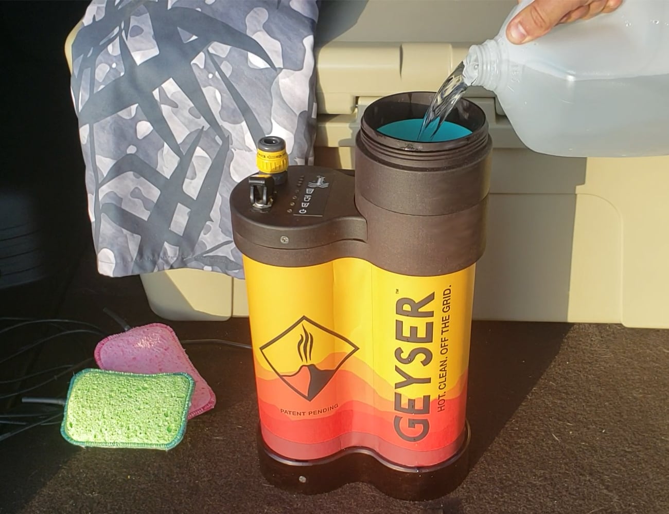 出發前可以事先將水加入Geyser的水箱中,在活動結束之後就能馬上享受溫熱舒服的沖澡!