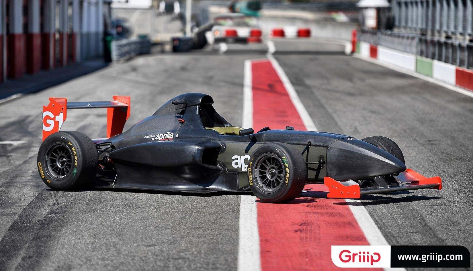 GRIIIP G1 賽車裝有APRILIA RSV4引擎,這不是隨便一個人的異想天開,而是純正的四輪規格賽車