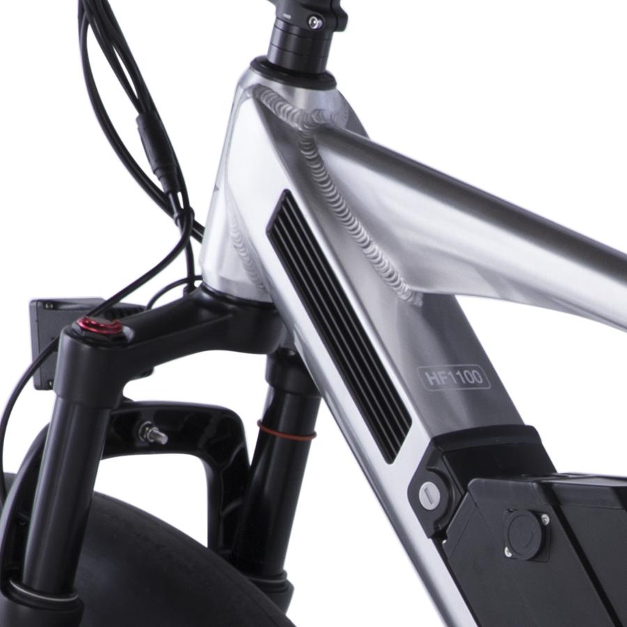 HyperFat 1100在電力輔助加上使用者踩踏的形況下,可以達到時速64公里