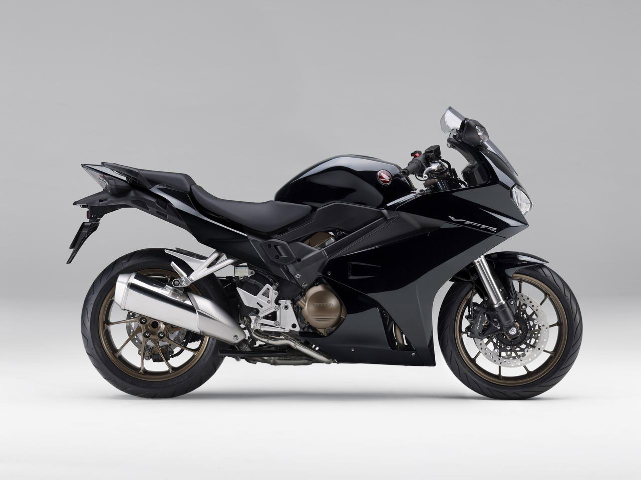 2017 HONDA VFR800F金屬黑配色