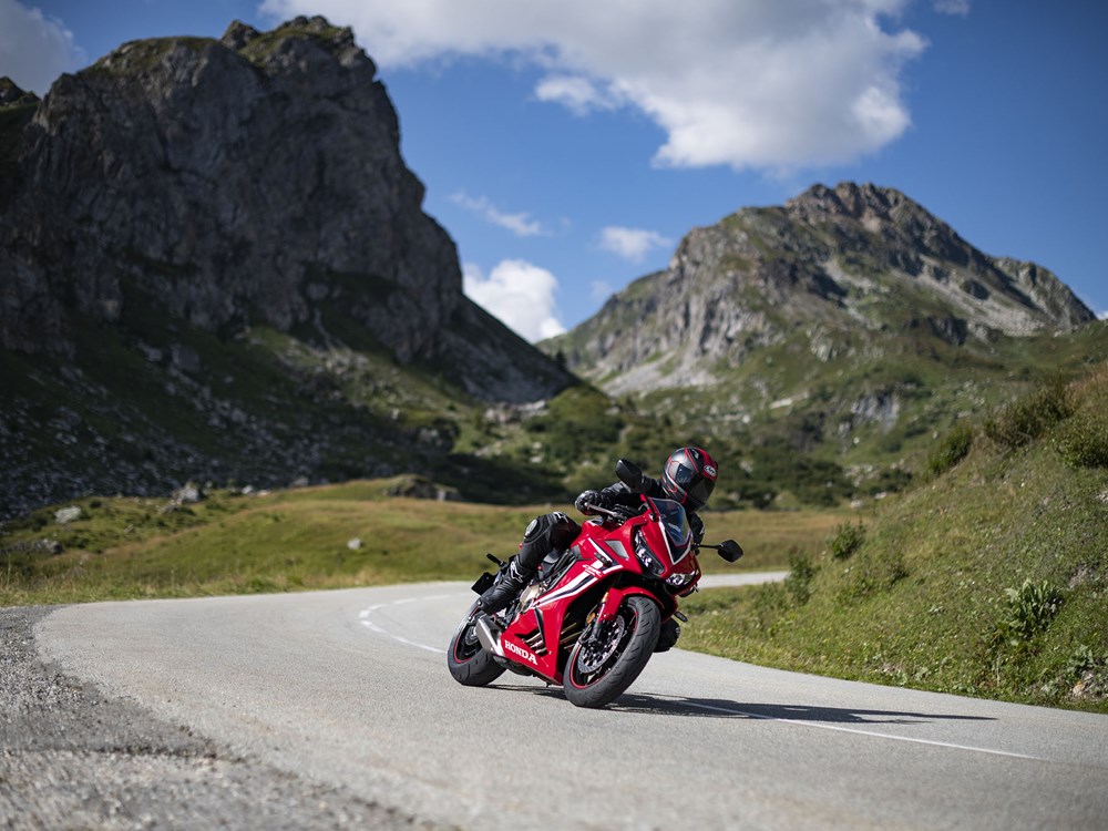 在強調運動性能的同時，HONDA CBR650R也將會保有日常娛樂的調性