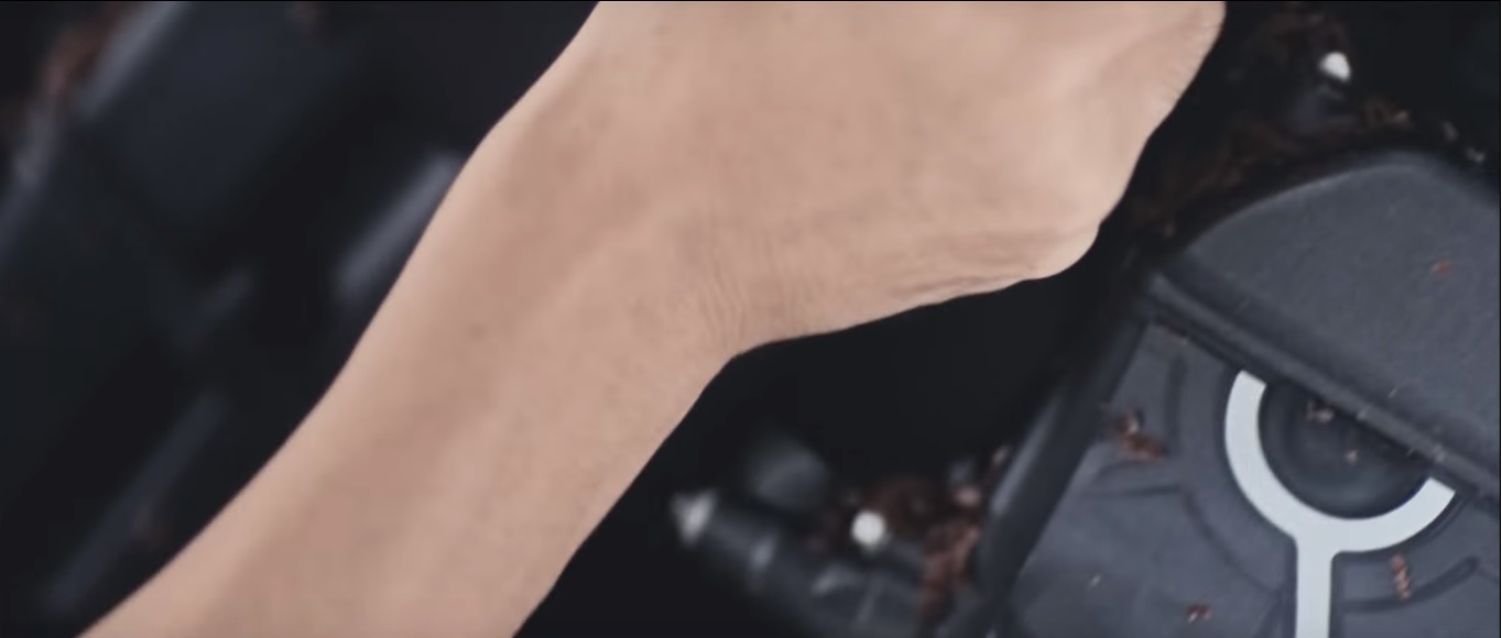 引擎為水冷DOHC 形式