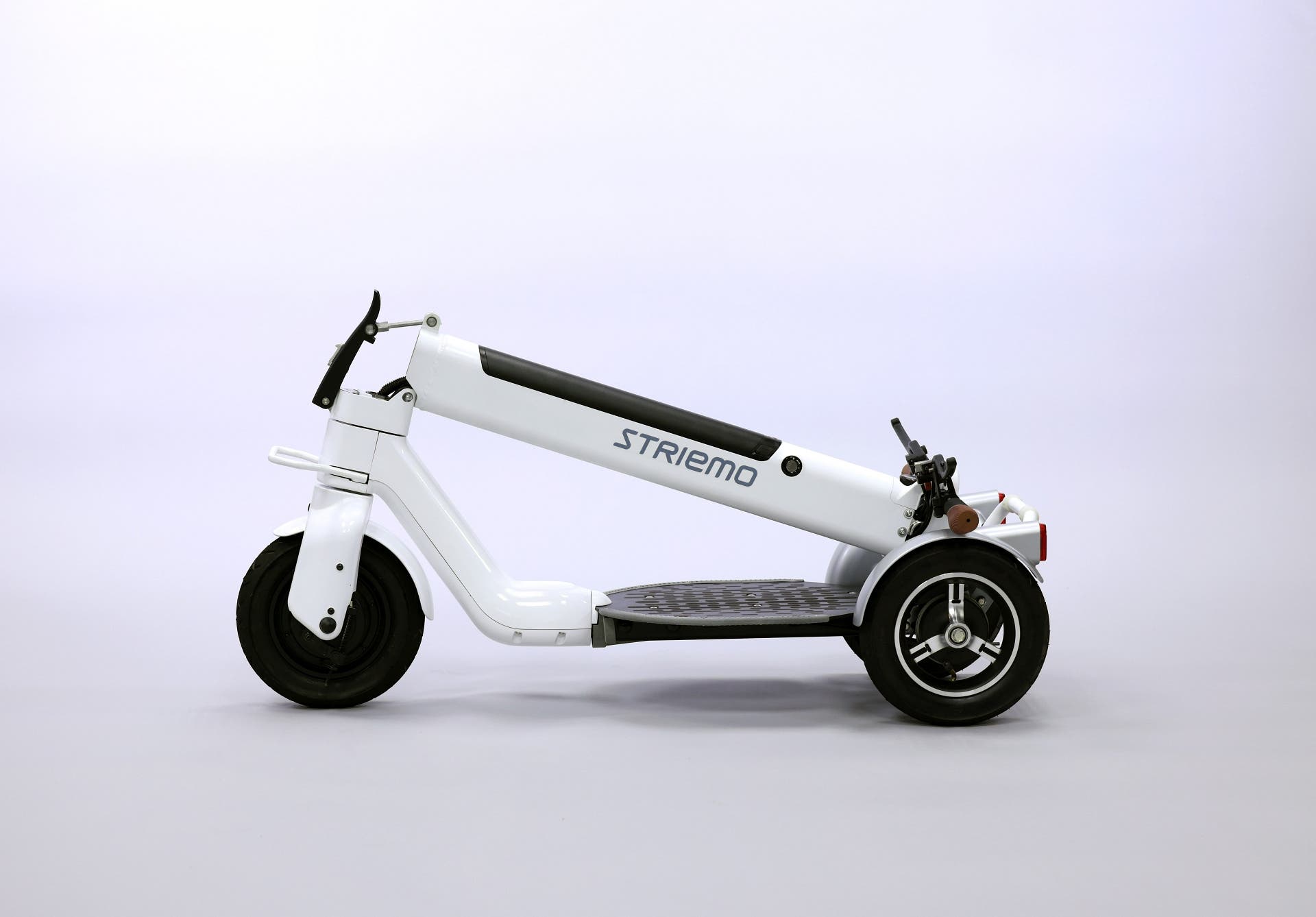 Striemo Inc.推出同名電動三輪滑板車,預計於年底前在日本上市