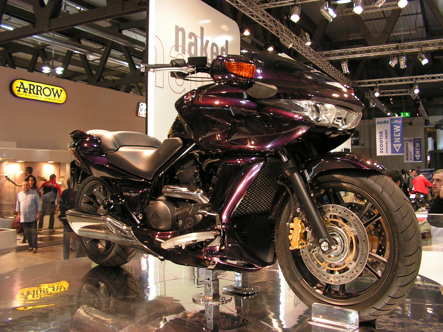 2005東京車展亮相的DN-01,搭載有Human Friendly Transmission自動變速系統