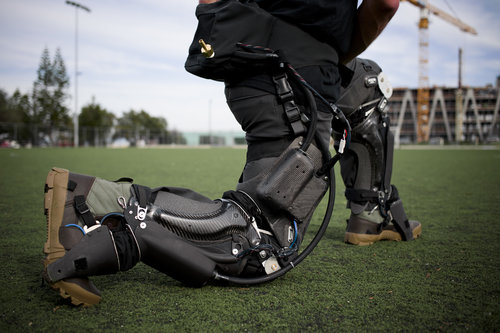 除了年長者的使用之外,外骨骼動力服在軍事方面也有相當廣泛的應用前景