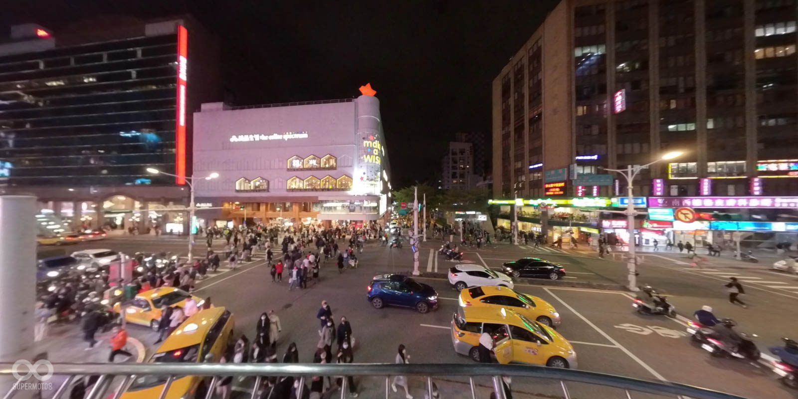 360鏡頭在夜拍下的表現雖不如Leica 1英吋亮眼,但依舊讓人感到驚訝