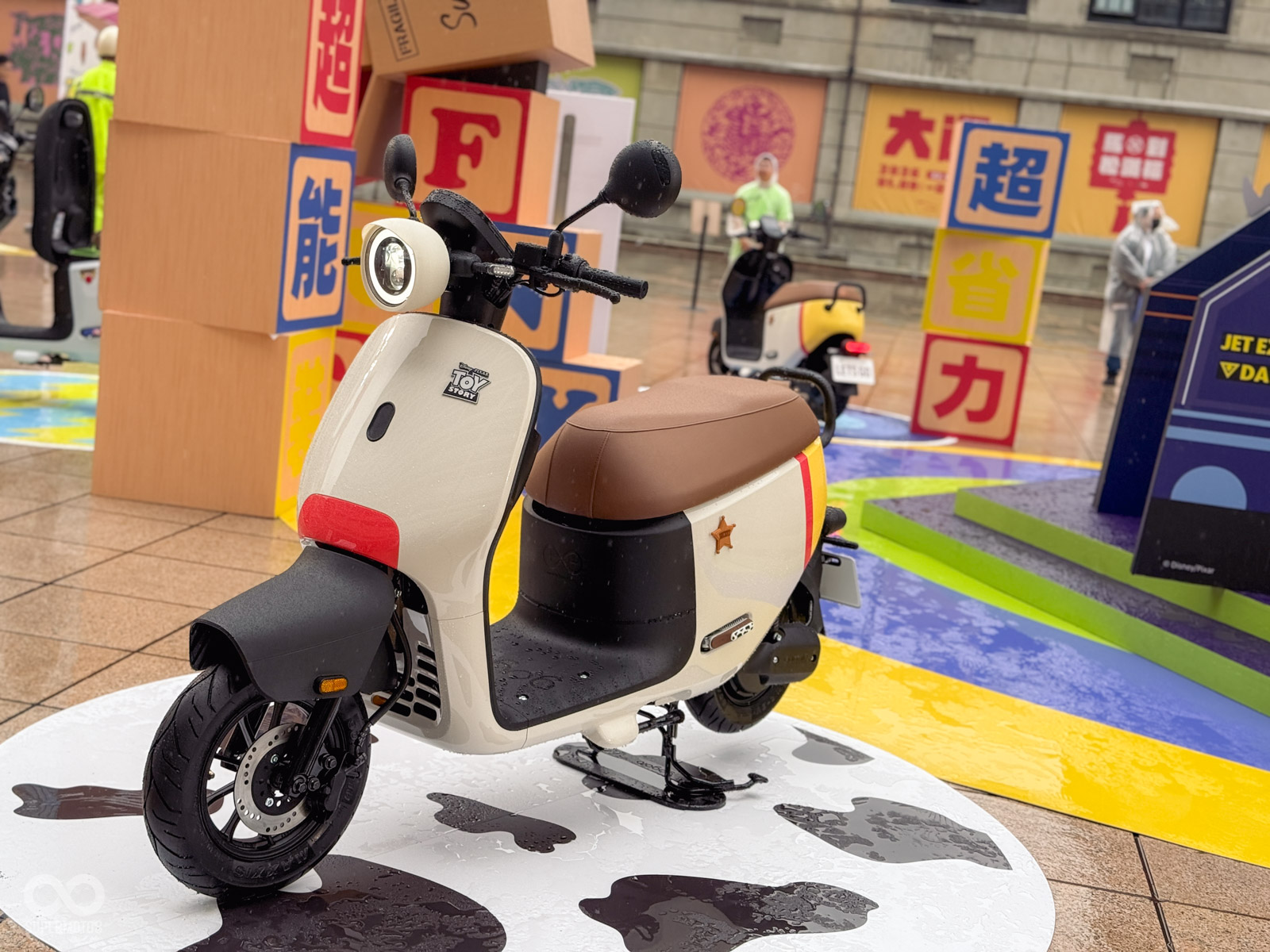 玩具總動員系列,車頭皆有專屬勳章