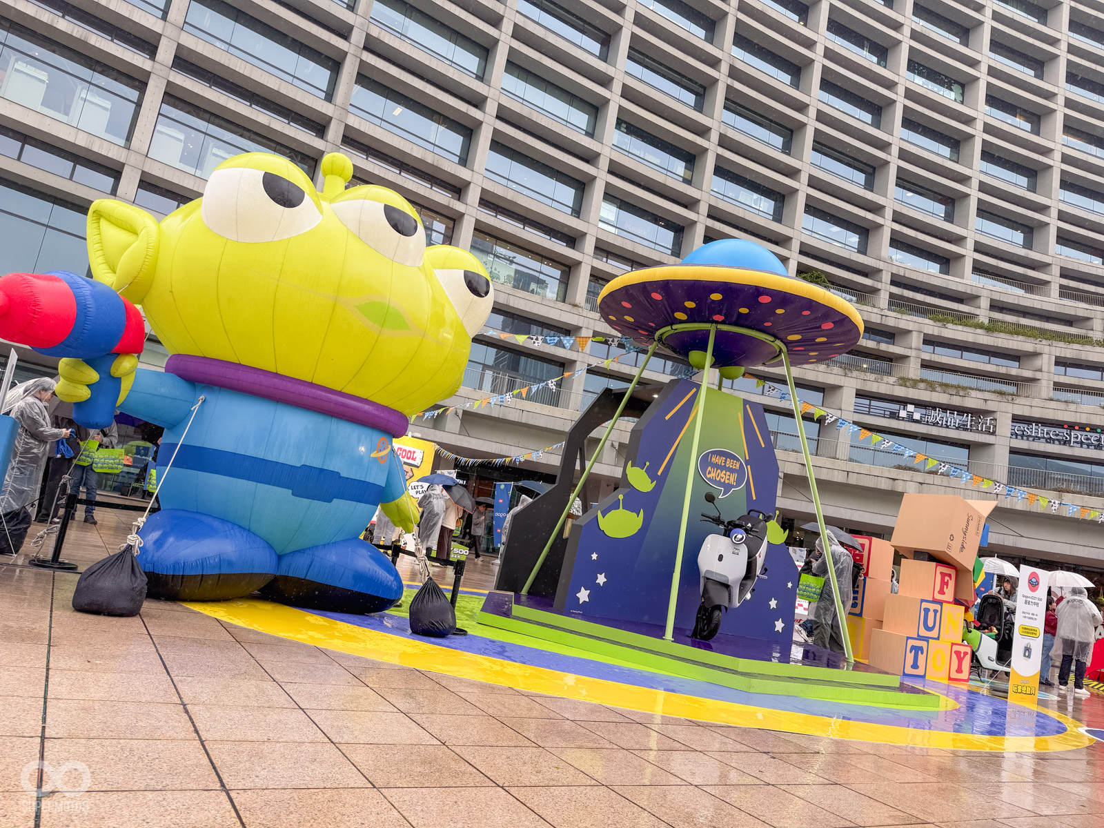 台灣首間機車品牌聯名 迪士尼 !Gogoro推出 EZZY 500 玩具總動員系列