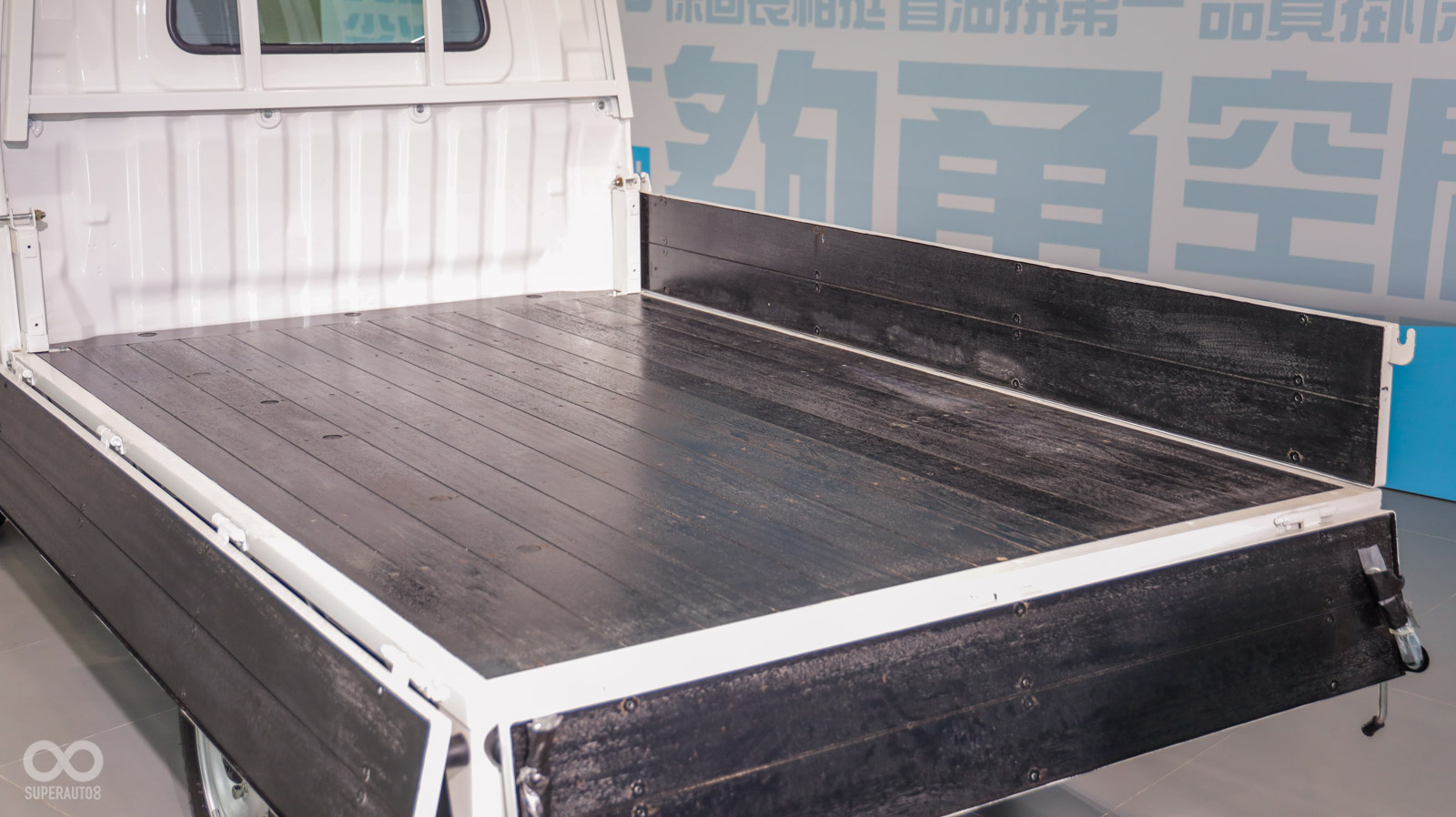 木床尺寸2,445Ｘ1,585mm（鐵床2,430Ｘ1,585mm）