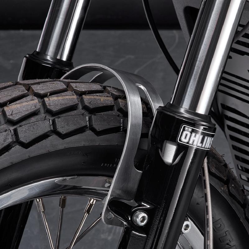 前後輪都改為19吋輪框