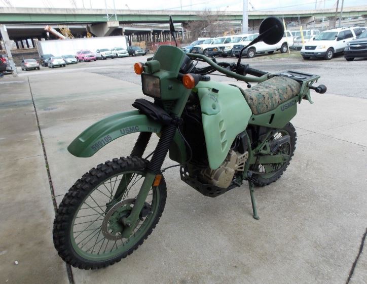這台外形神似KAWASAKI KLR650的M1030M1究竟獨特又怪異在哪呢？