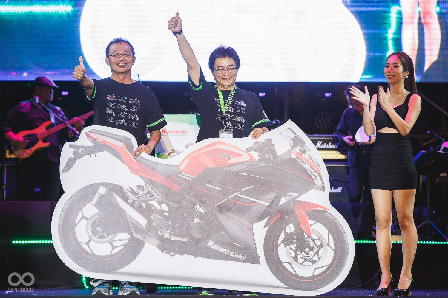 兩位幸運車主，在小遊戲中脫穎而出，最終獲得本次的大獎ER6F、NINJA300