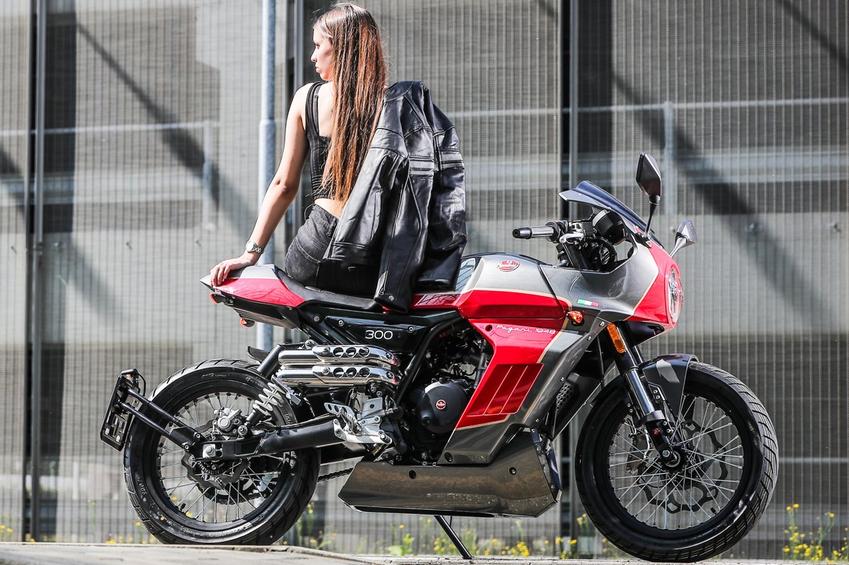 義大利品牌F.B Mondial推出Sport Classic 300單缸復古Cafe Racer