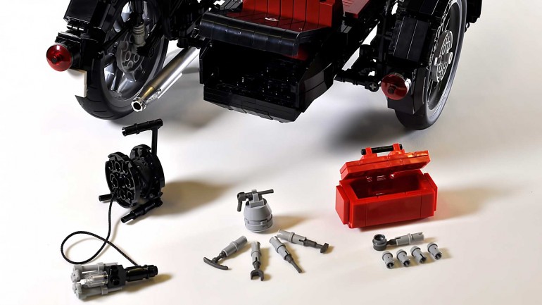 除了完美重現R60的樣貌外，作者也打造邊車、工具箱兩項趣味十足的配件