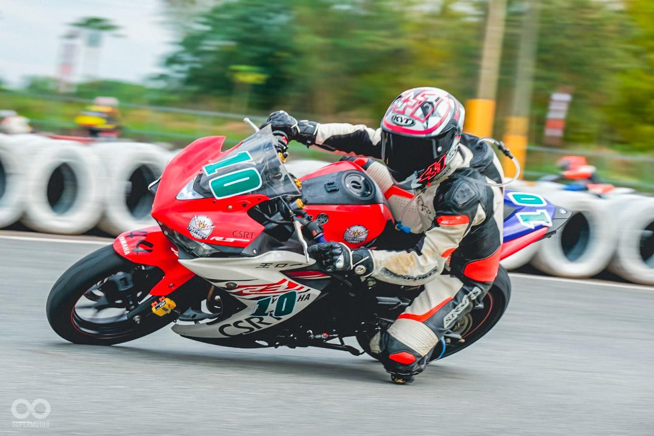 TOUCHDOWN騎勝車隊搶下第三名，騎乘YAMAHA R3