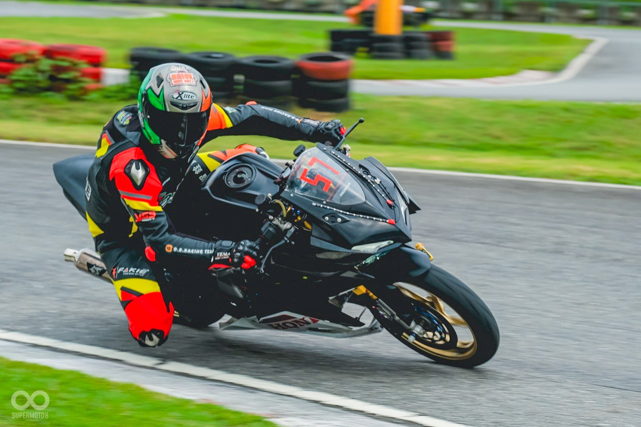 O.B RACING TEAM奪下耐久賽冠軍，這台250RR直接騎乘1300公里以上，本田引擎果真不是蓋的