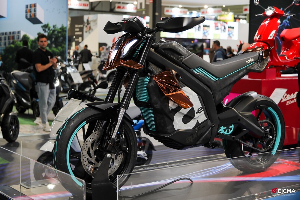 Aprilia在近幾天舉行的米蘭車展上,公布了全新的電動車計畫ELECTRICa Project