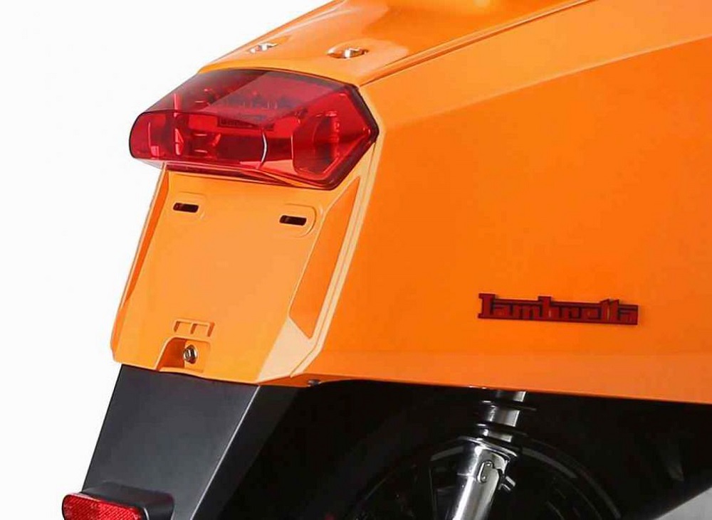 方向燈及後車燈都採用LED燈具