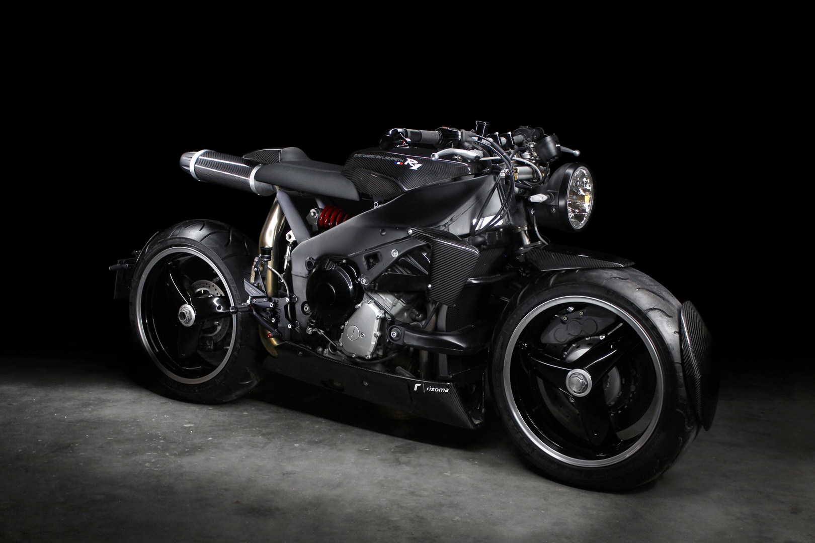 這輛2008年使用的道具車,其基礎是來自1999年Yamaha YZF R1