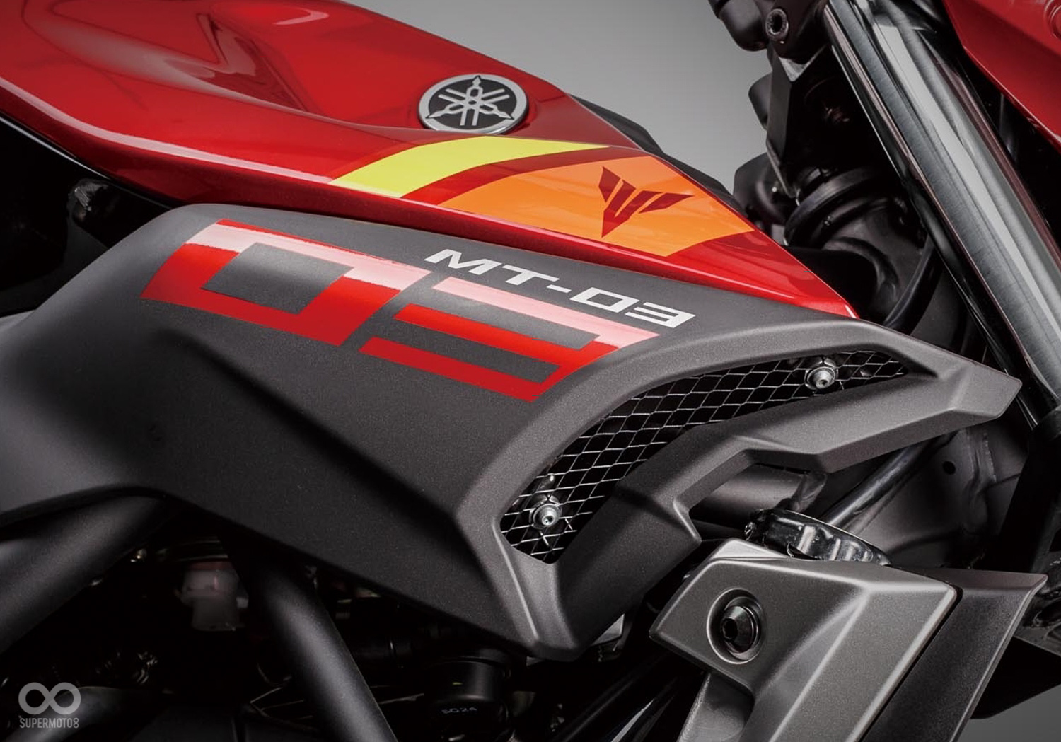 MT-03_MT家族標記的進氣口