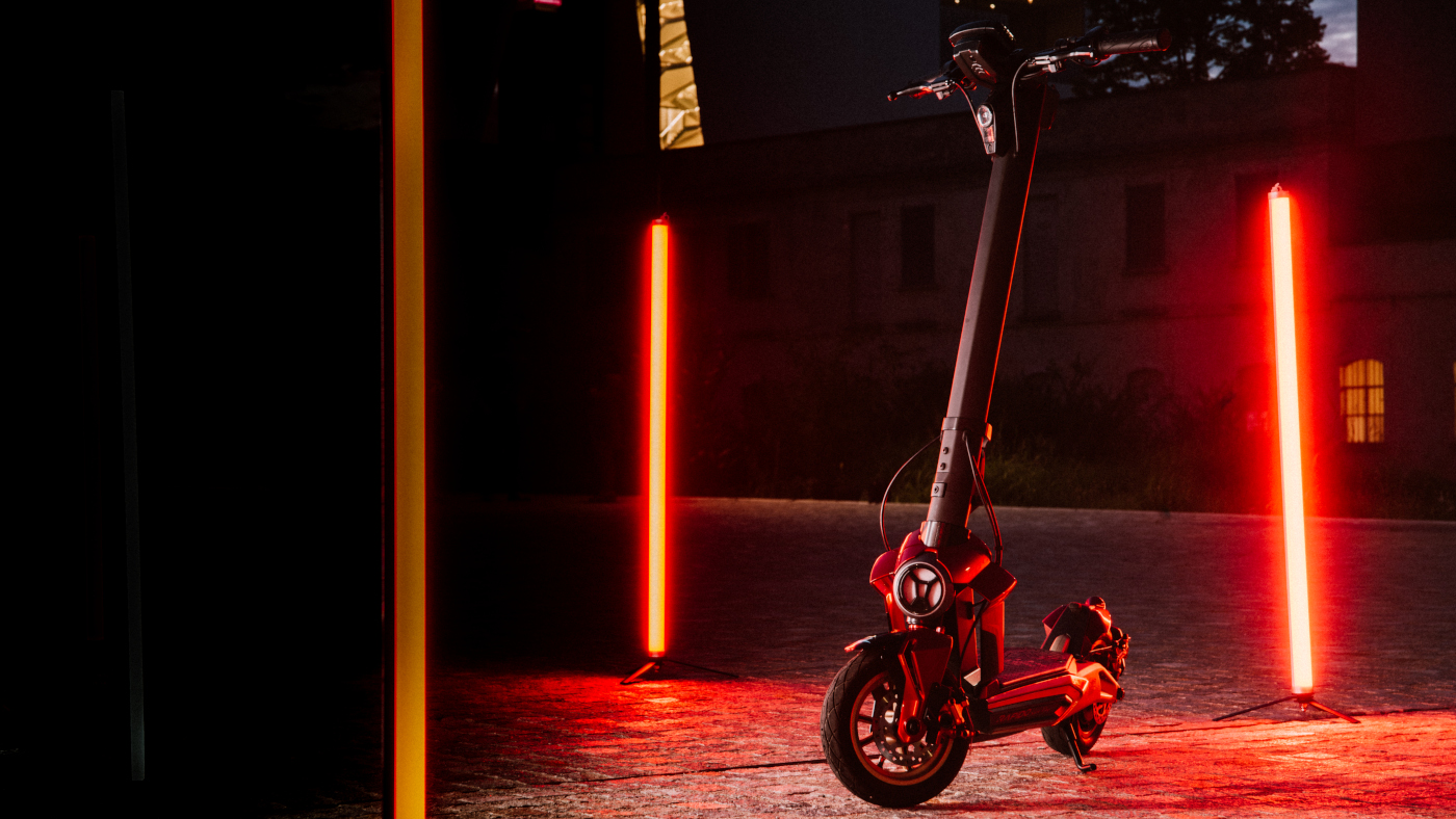 MV AGUSTA推出酷炫的電動滑板車Rapido Serie Oro