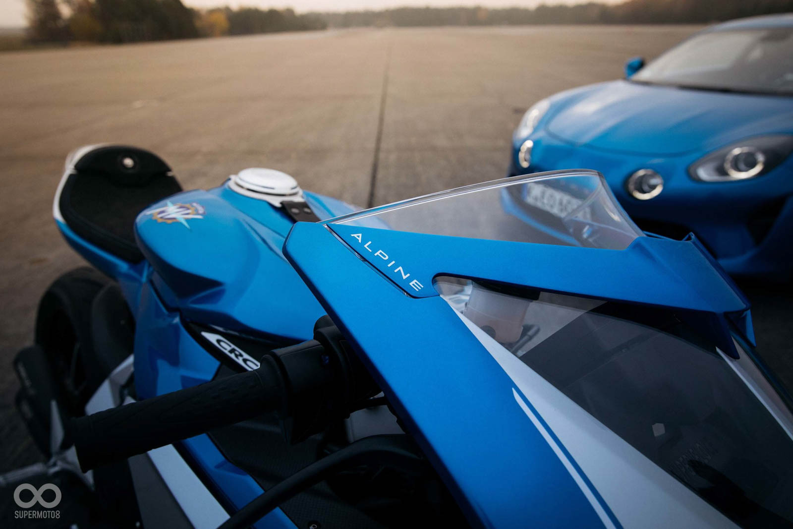 MV Agusta與Alpine合作推出聯名車款Superveloce Alpine
