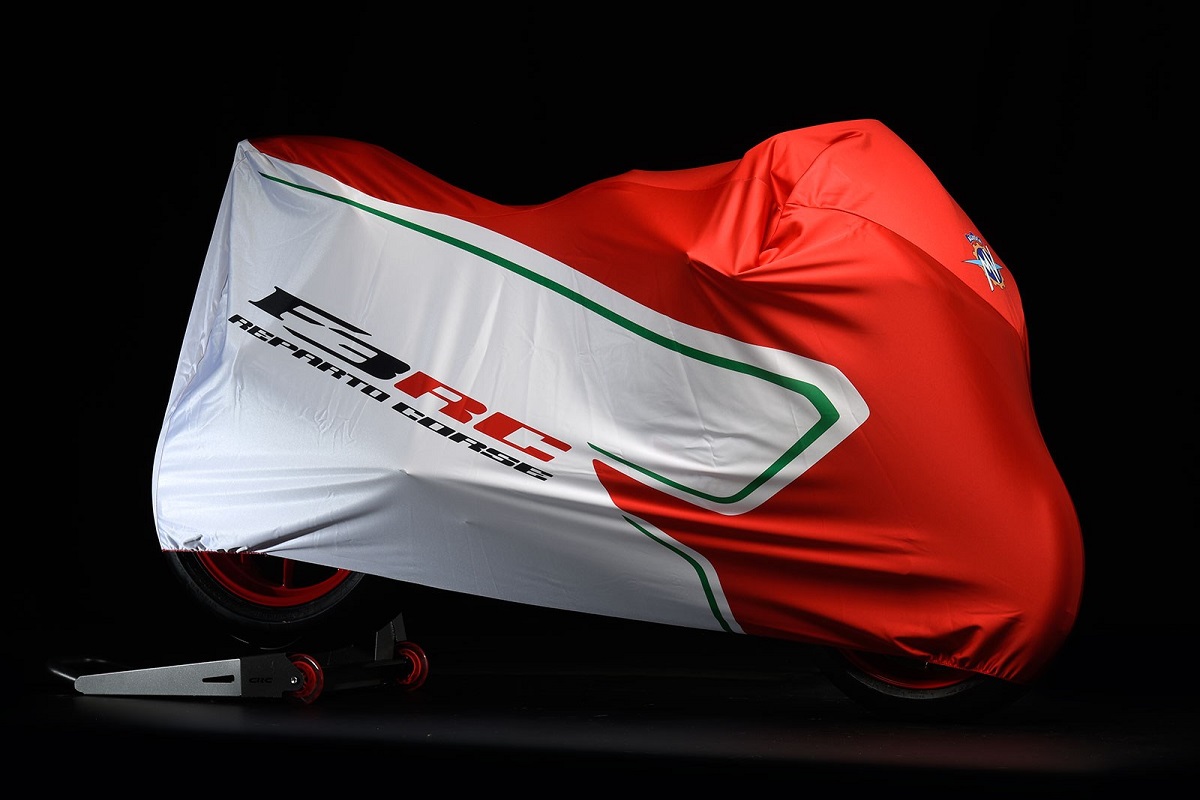 F3 RC Reparto Corse車罩