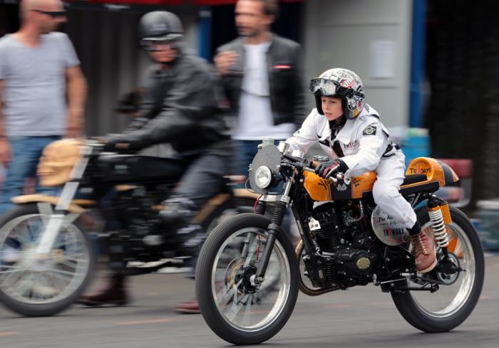 Moritz Bree是個熱愛騎車的賽車手