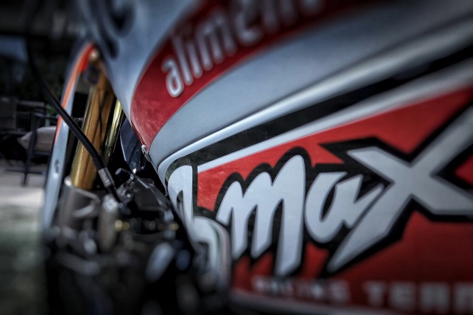 「Max Racing Team」的車隊塗裝