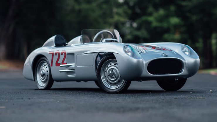 在英國製造的MERCEDES BENZ 300 SLR 722，同樣是一輛Go-Kart