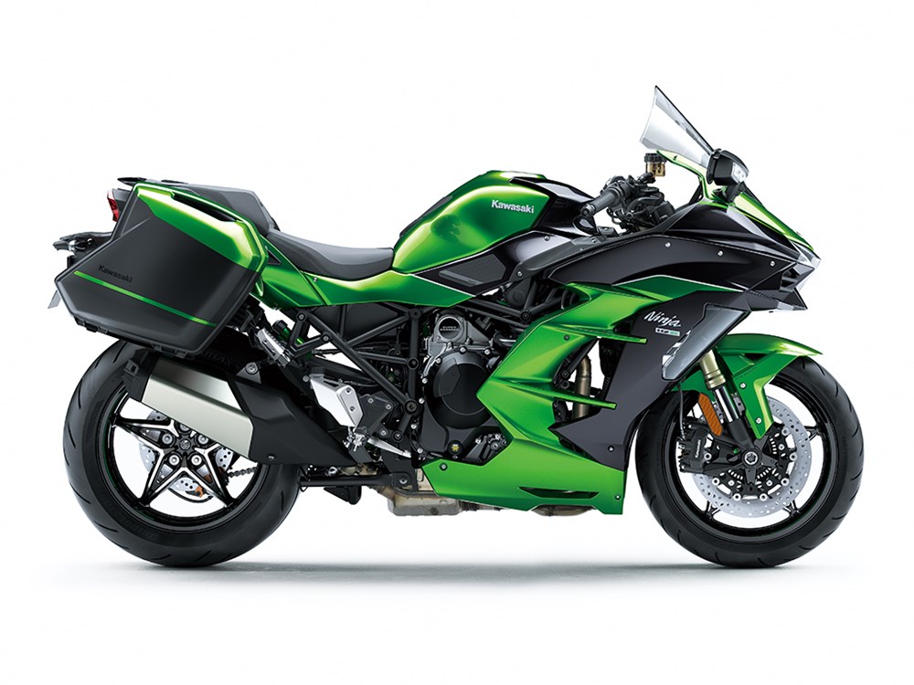 頂規的NINJA H2 SX SE版本有高角度風鏡與中柱