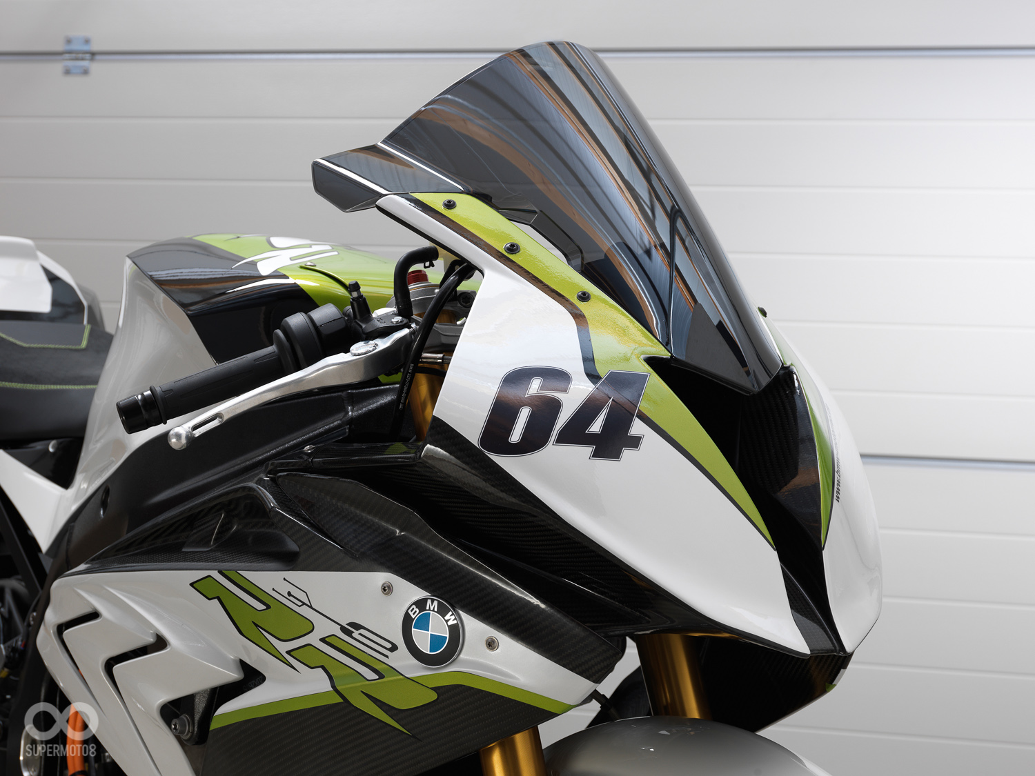 S1000RR的外貌。連衝壓進氣孔也保持原狀