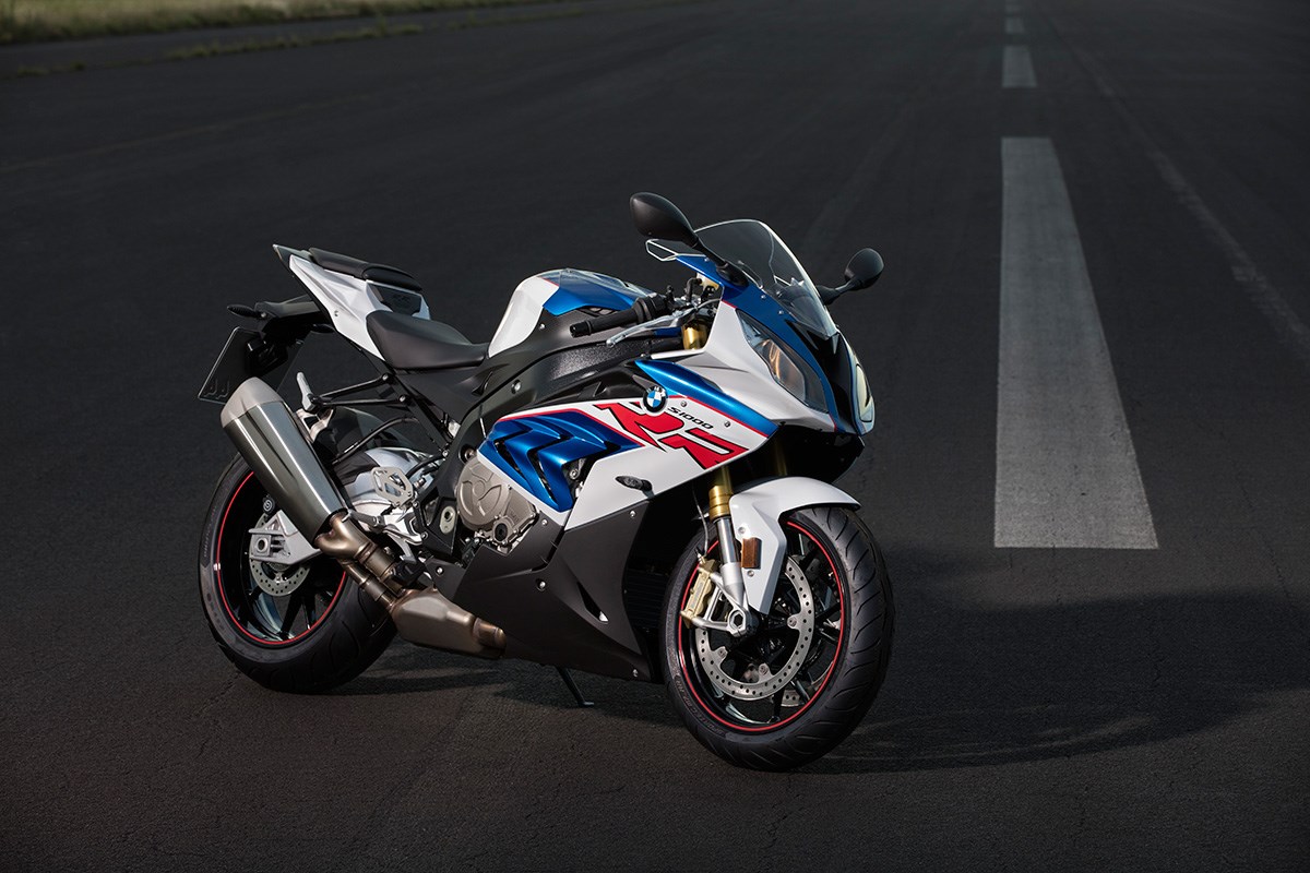 從09年問世後，BMW S1000RR 七年間只小改過兩次，面對對手極力迎頭趕上，改款時機也逐漸成熟