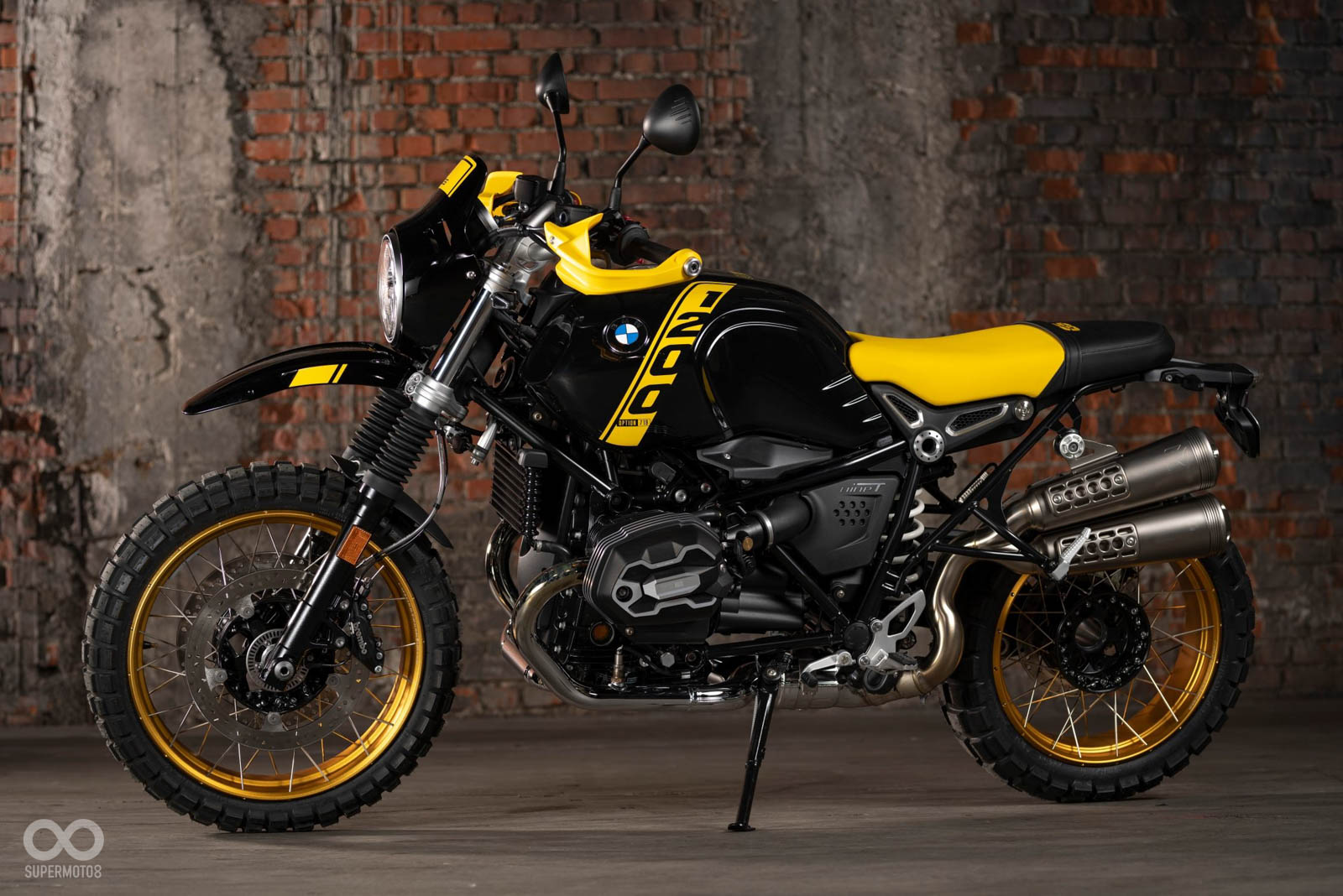 使用Urban G/S車型作為基礎，外觀則是源於BMW R 100 GS巴黎達卡的賽事塗裝