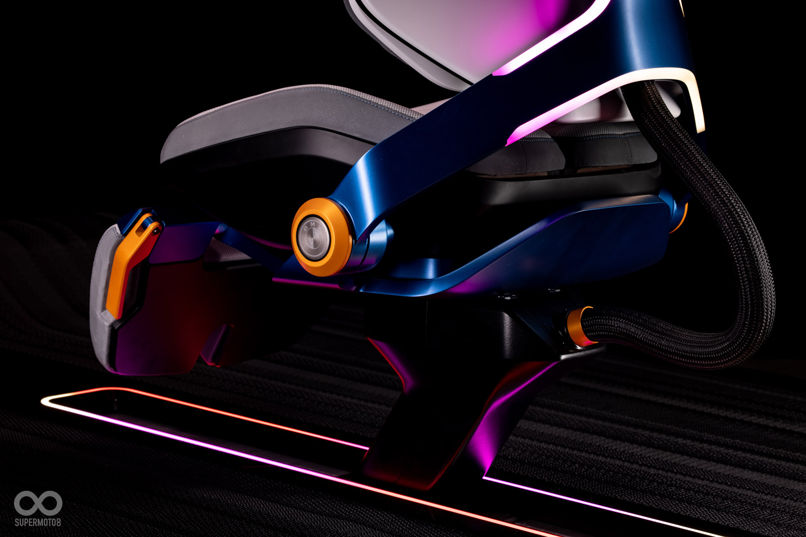 BMW Logo絕對不能少