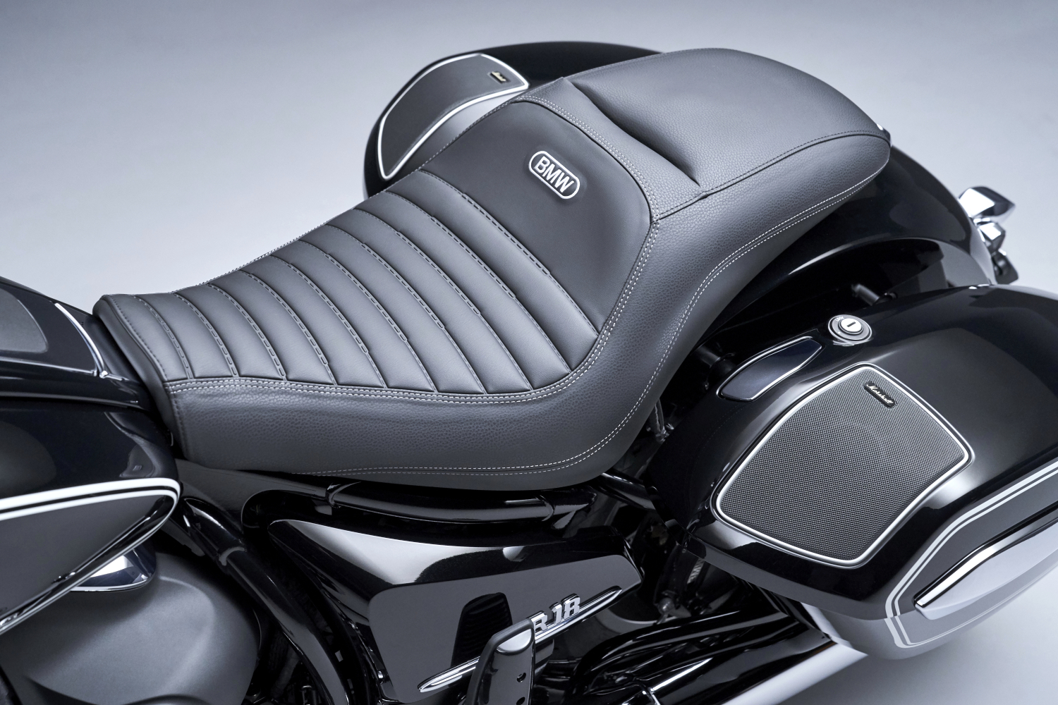 德式巨無霸。BMW Motorrad R18 Bagger/Transcontinental 海外發表！ | SUPERMOTO8